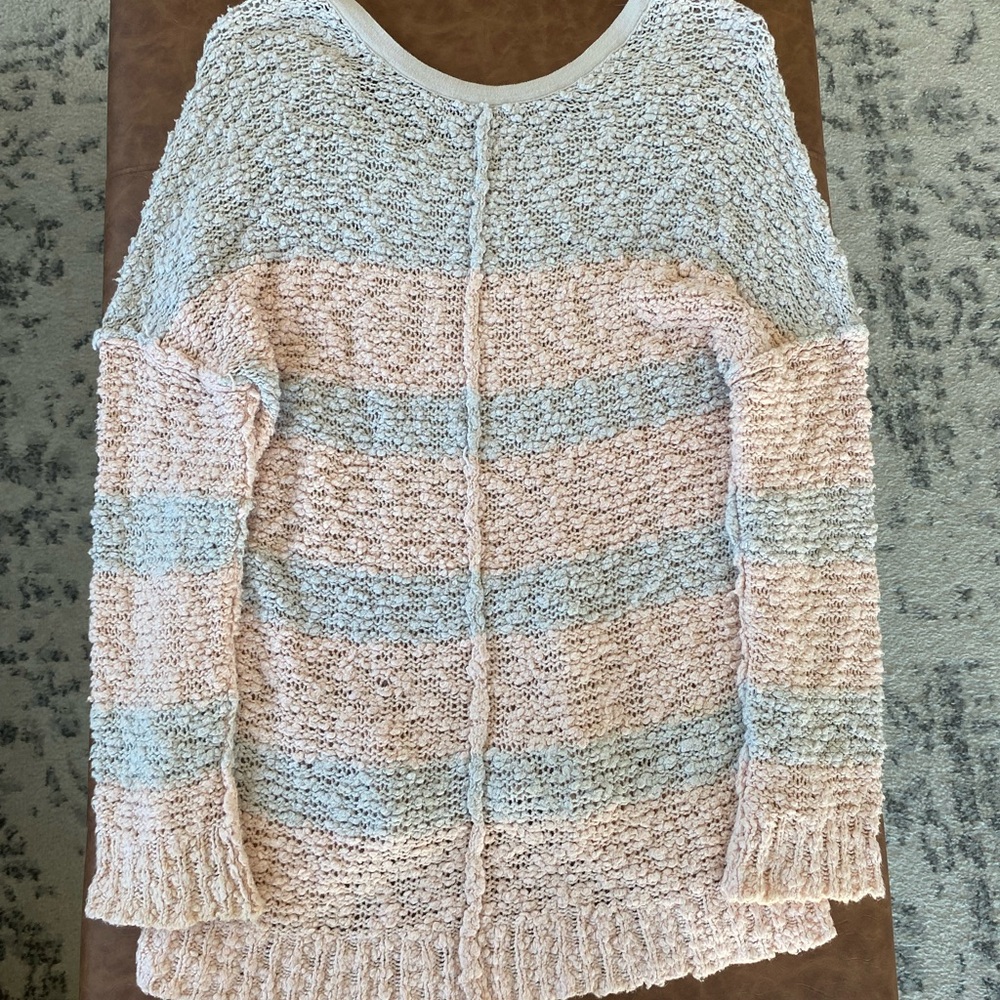 Women’s Oversized Free People Sweater - Picture 3 of 4